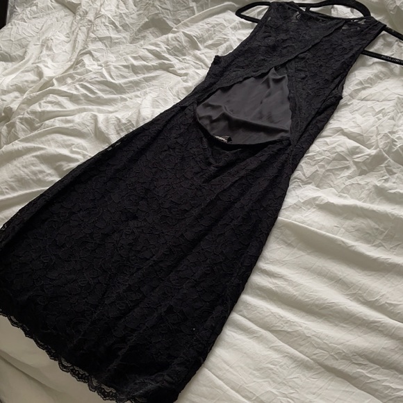 Black lace dress - Picture 4 of 5